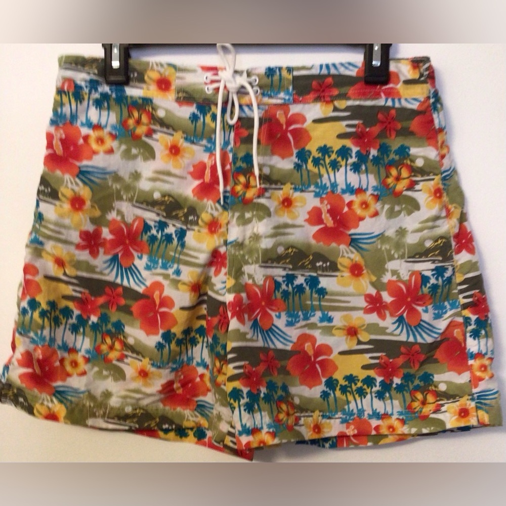 Catalina swim shorts size large